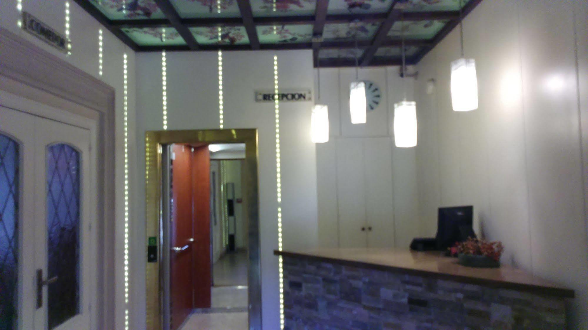 Hotel Ideal บียาร์โรเบลโด ภายนอก รูปภาพ